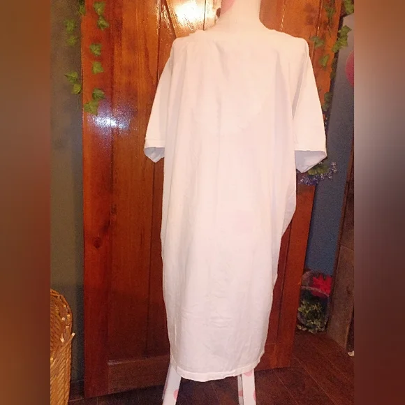 **Vintage** Simply Basic (Sleepwear) Graphic T-Shirt Dress with Gardening Print - Picture 5 of 9